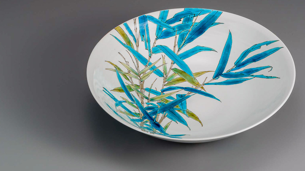 笹文飾皿   Ornamental plate with bamboo leaves desgin
