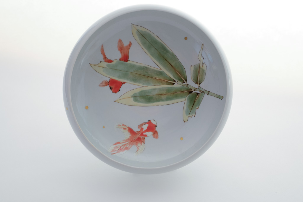 更紗琉金文水盤    Bowl with goldfish and bamboo leaves design
