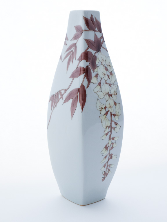 白藤文四方壷    Vase witth white wisteria design