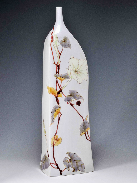 夕顔文扁壺　　Vase with moonflower design